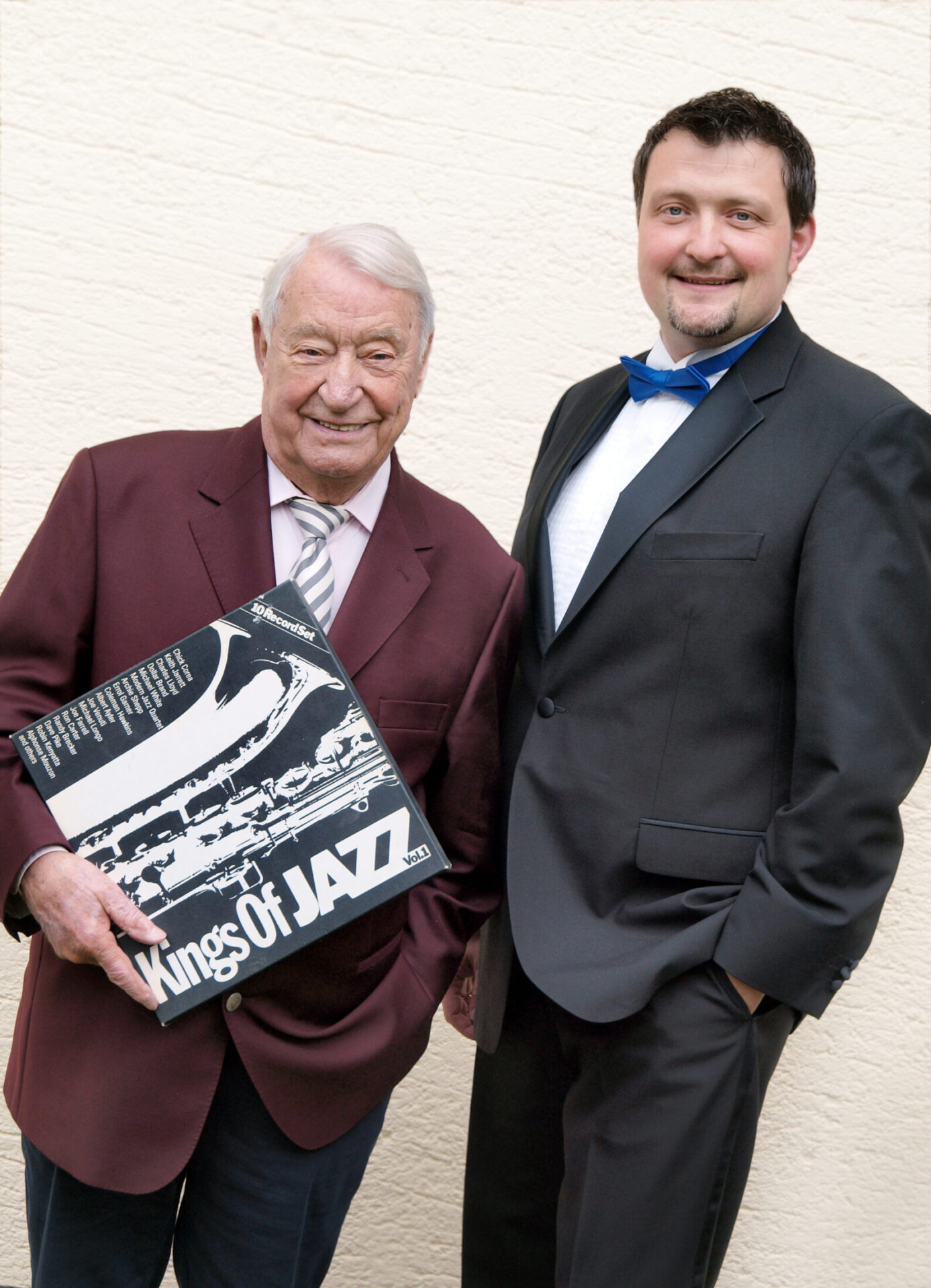 Hugo Strasser und Marco Plitzner stehen nebeneinander.
