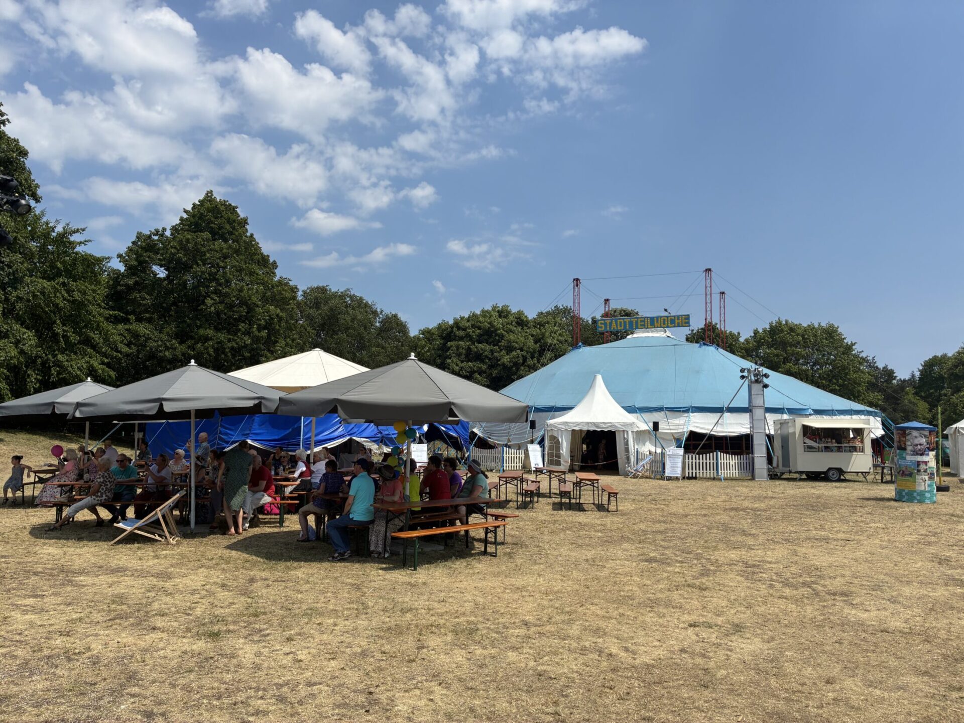 Zirkuszelt beim Stadtteilfest München